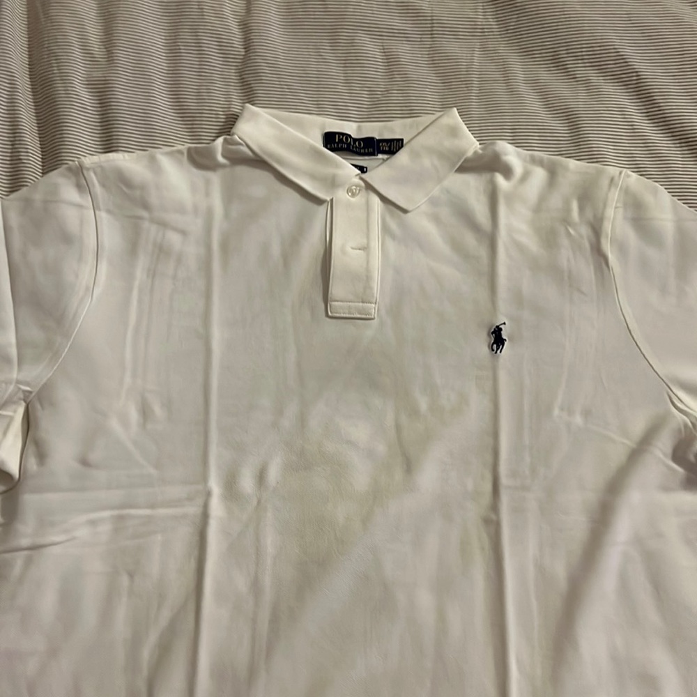 White with navy blue polo horse